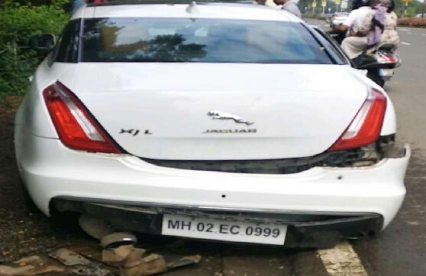 नवी मुंबई पामबीच रोड पर दुर्घटना के बाद जैगवार गायब , जांच में जुटी पुलिस