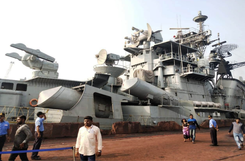युद्धपोतों की लगी प्रदर्शनी, जनता ने जमकर निहारा, यहां जानें Indian Navy का साहसिक इतिहास