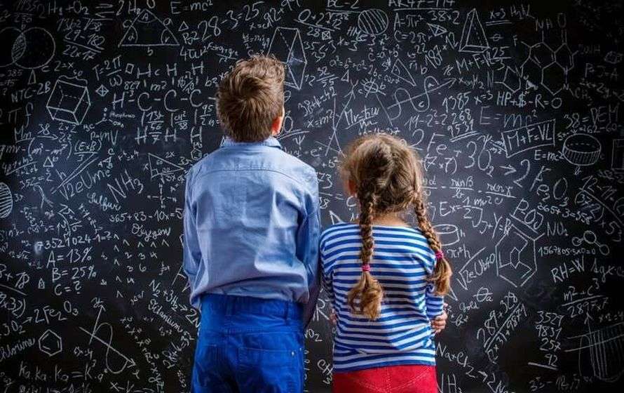 गणित में लड़कों जितनी ही स्मार्ट होती हैं लड़कियां भी