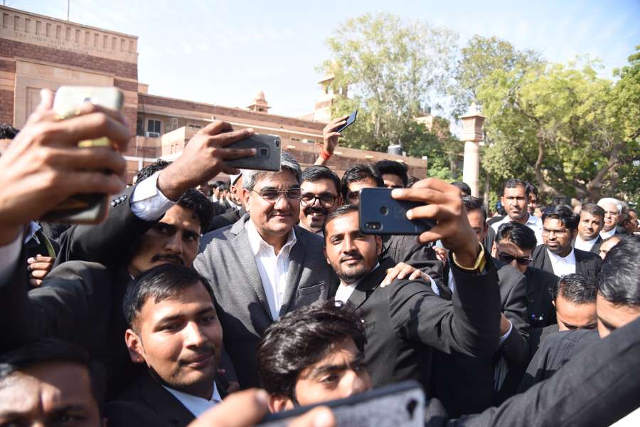 rajasthan high court lawyers take selfie at old heritage building
