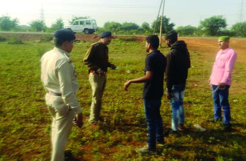 मुंबई की इवेंट डांसर से खेत में गैंगरेप, दो घंटे ओला में घुमाते रहे चार दरिंदे, 50 हजार रुपए भी लूटे