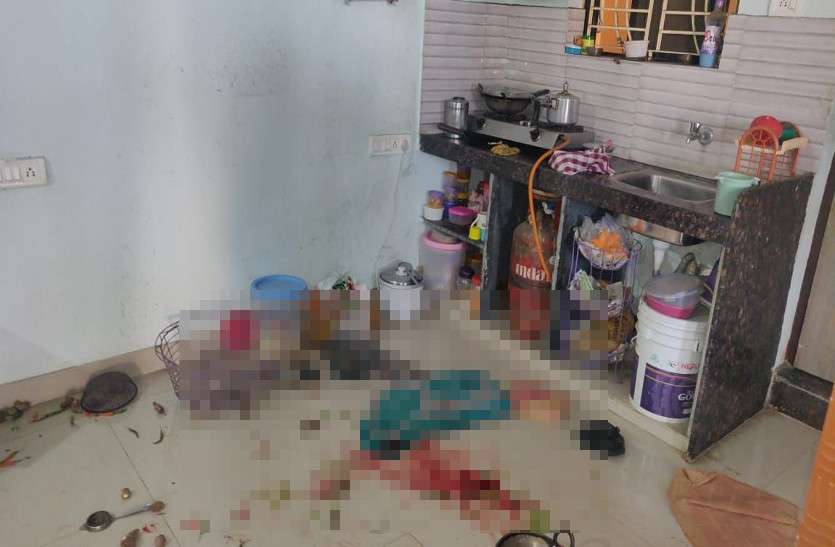 दिनदहाड़े घर में घुसकर दो युवतियों की हत्या, धारदार हथियार से किया ताबड़तोड़ वार