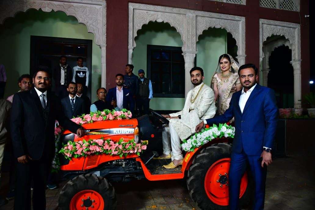 strange tractor royal wedding satna mp latest today news hindi