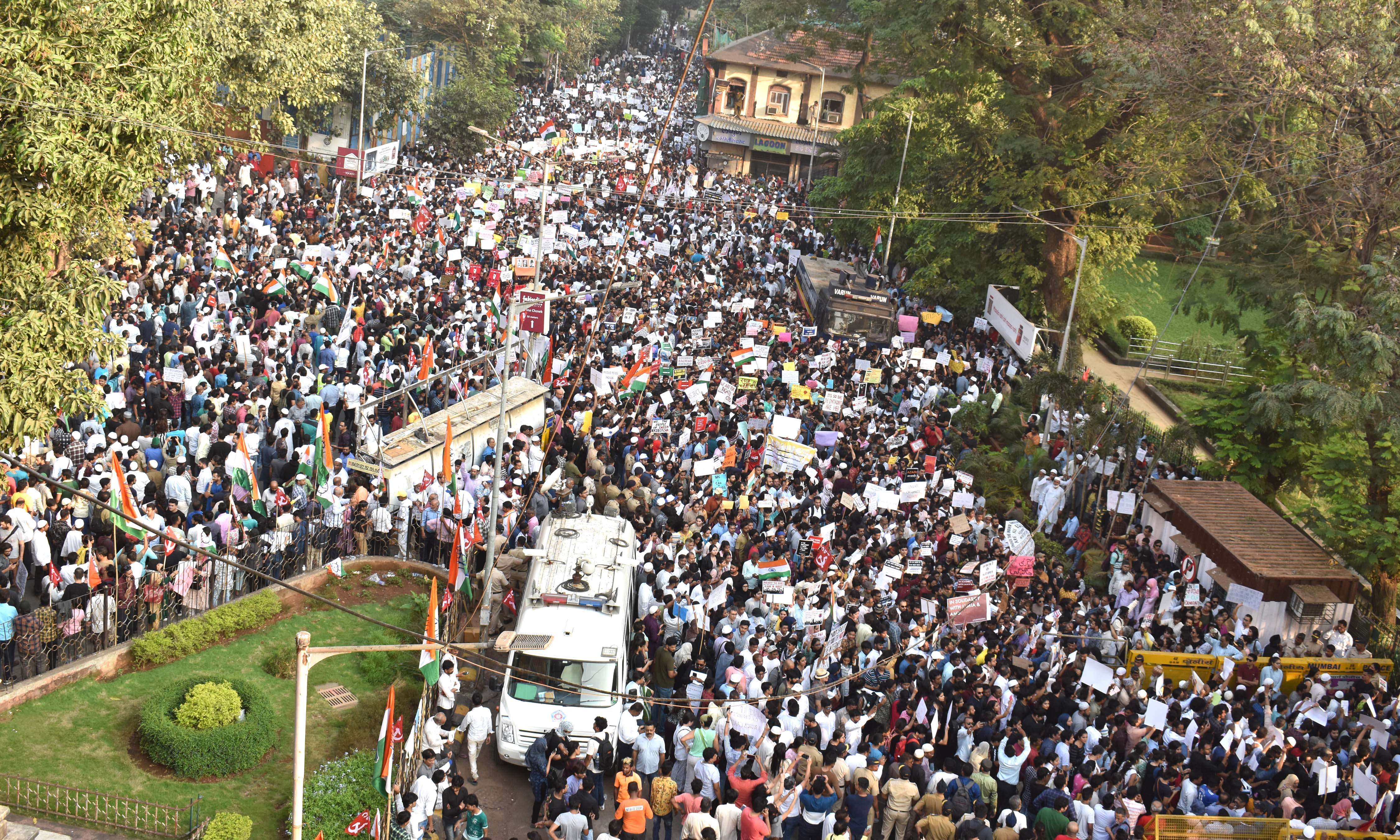 CAA Protest : बॉलीवुड सितारों ने बुलंद की आवाज, मुंबई के क्रांति मैदान में गूंजे मोदी-शाह के विरोध में स्वर