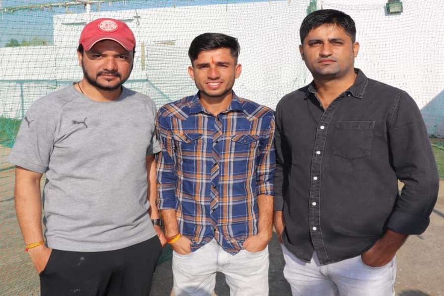 jodhpur cricketer ravi bishnoi select in kings eleven punjab IPL team