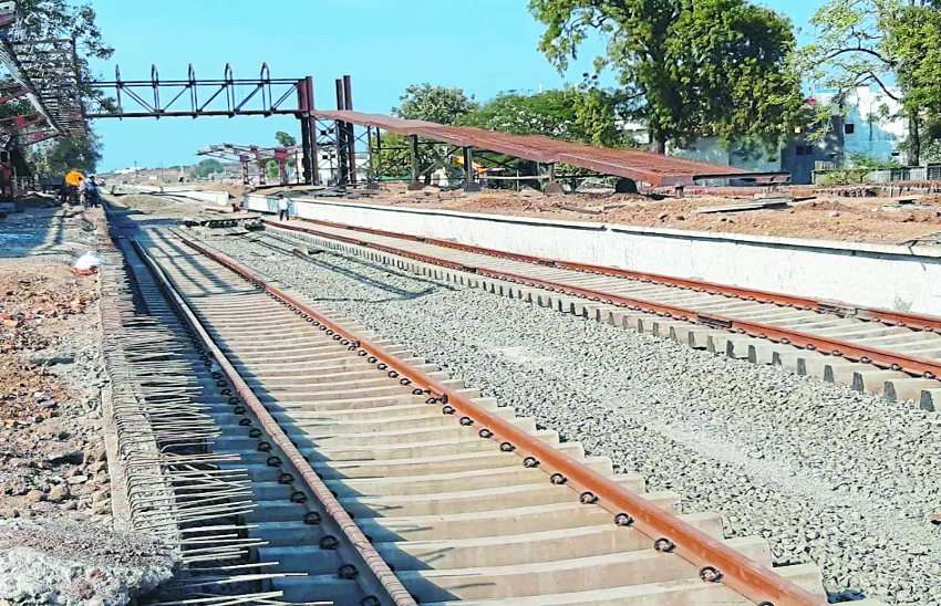 Nimadkheri Sanavad Railway Track