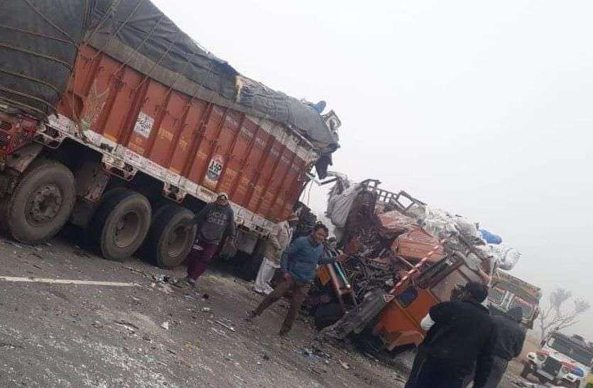 राजस्थान: फतेहपुर में फिर भीषण हादसा, ट्रक व ट्रोले की भिड़ंत में 4 की दर्दनाक मौत