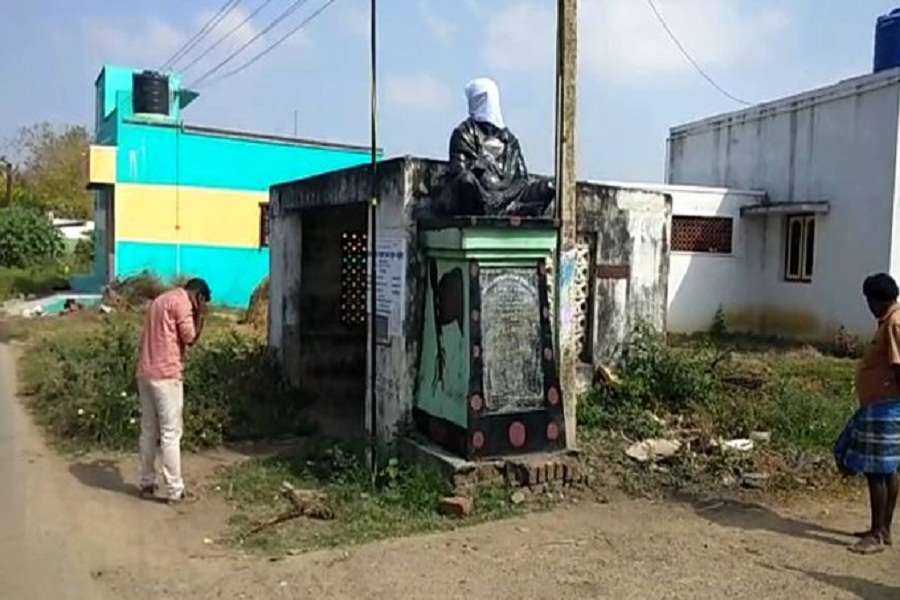 Periyar statue vandalised in Kancheepuram dist in Tamilnadu