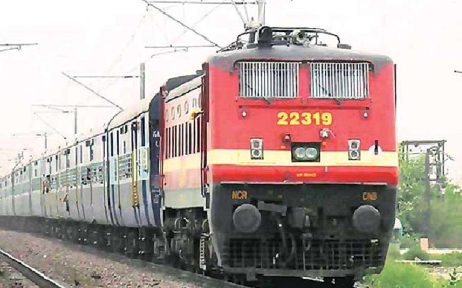 Railways took mega block, changed the route of trains in khandwa 