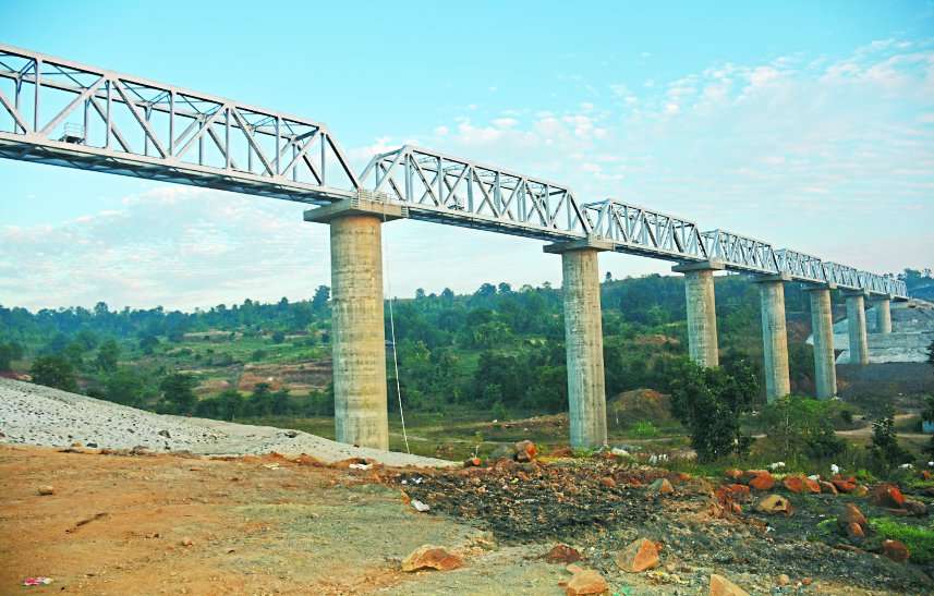 Railway: रेलवे द्वारा बनाई गई 25 मीटर ऊंची ब्रिज नंबर-83 की सामने आई यह हकीकत