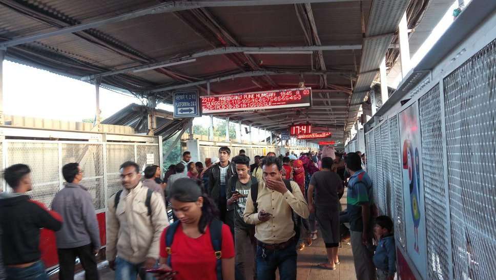 Indian Railway: कमजोर हो रहा 50 साल पुराना ओवरब्रिज, कहीं भोपाल रेलवे स्टेशन की तरह यहां भी न हो जाए बड़ा हादसा
