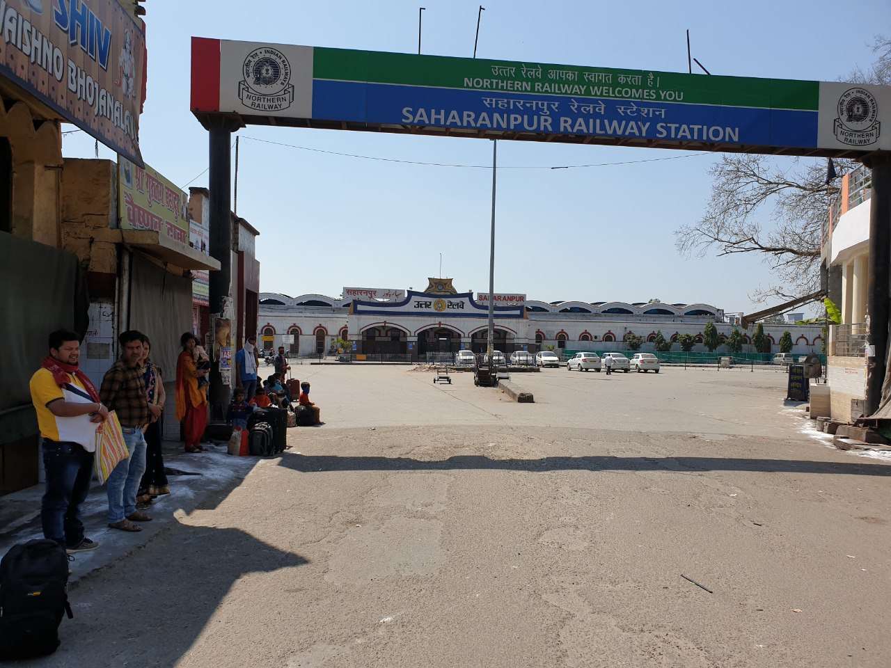 सहारनपुर में रेलवे स्टेशन पर पसरा सन्नाटा