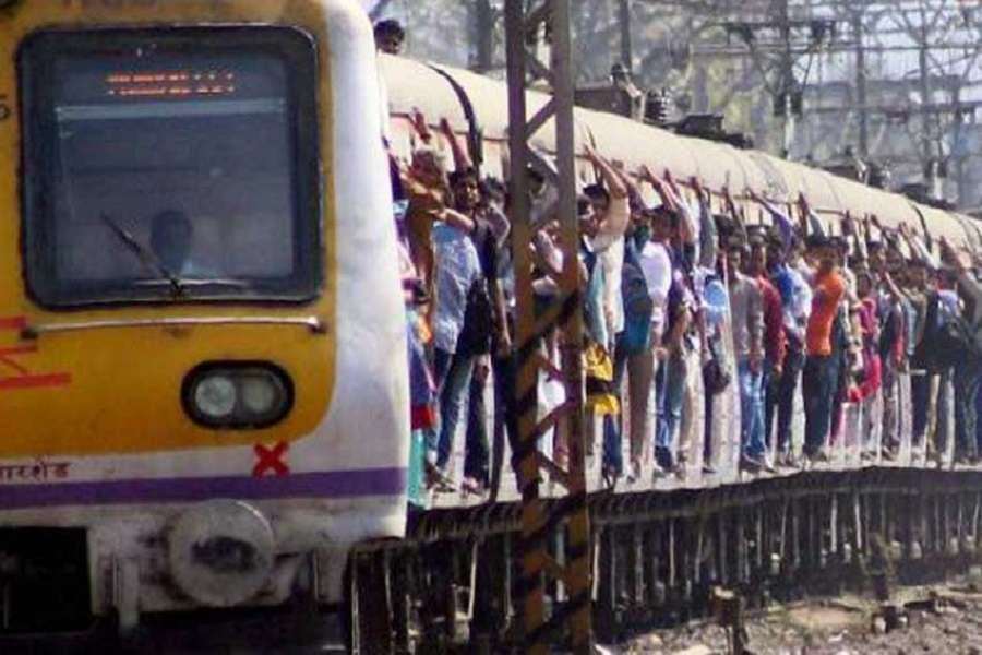 आज से मुबई लोकल, मोनो, मेट्रो बंद