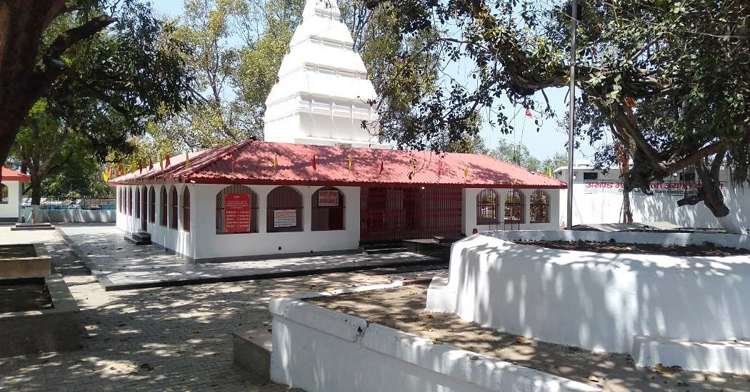 कोरोना का असर: नवरात्रि में पहली बार मां महामाया समेत देवी मंदिरों में पसरा सन्नाटा, घरों में ही शक्ति की भक्ति