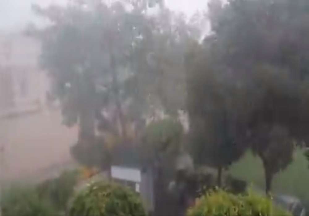 UP Weather : केरल में कई दिन पहले ही पहुंचा मानसून, यूपी में झमाझम बारिश