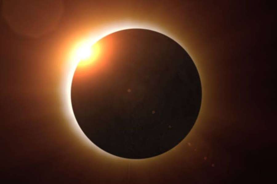 2 lunar eclipse and 1 solar eclipse will happen in june july months