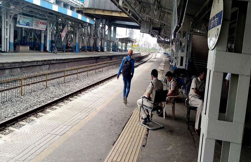 Mumbai Local Train : 75 हजार लोगों ने किया लोकल का सफर