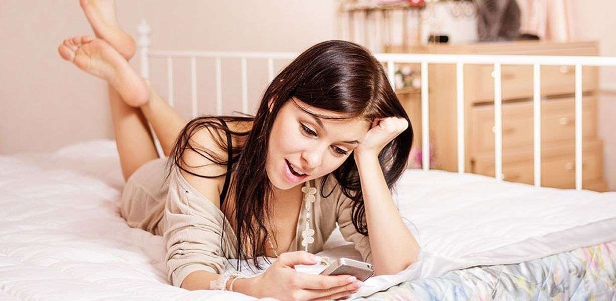 महिलाएं नहीं लेतीं ऑनलाइन डेटिंग में पहला कदम