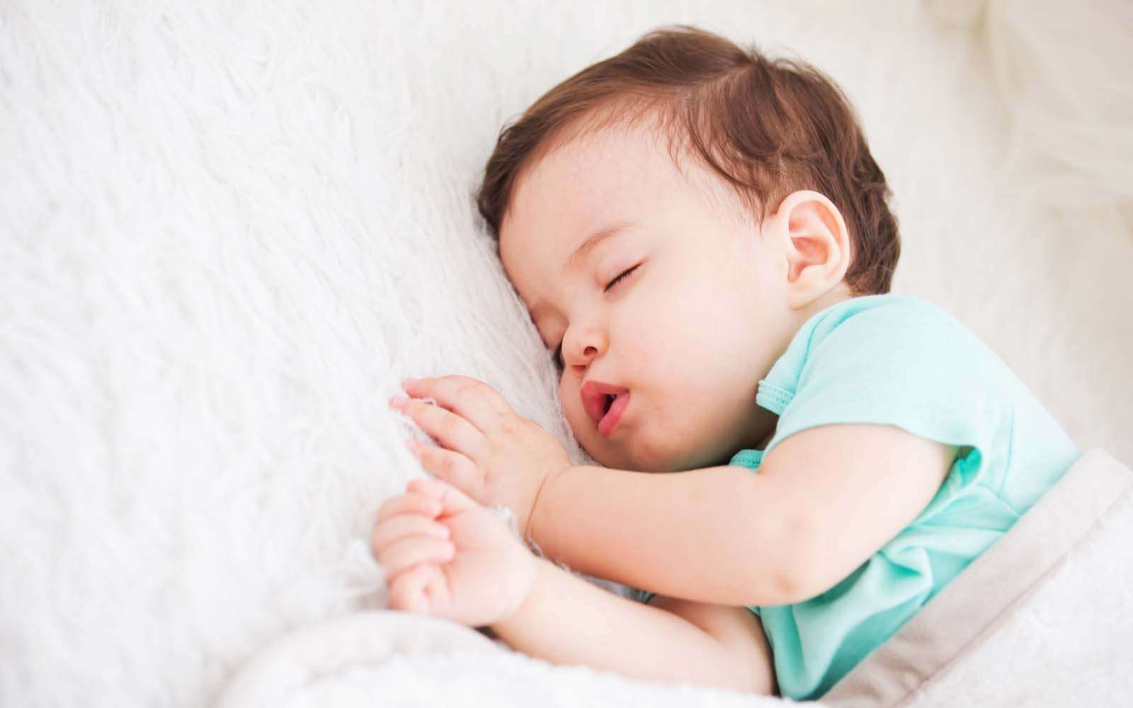 1970 में जन्मे बच्चों की तुलना में 2001 में जन्मे बच्चों की नींद 30 मिनट काम हुयी