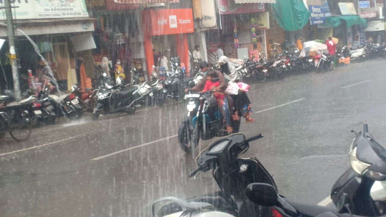Weather update: heavy rains in Khandwa 