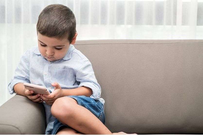 टचस्क्रीन इफेक्ट्स: मोबाइल-टैबलेट की स्क्रीन का बच्च्चों पर बुरा असर नहीं, नए शोध में दावा