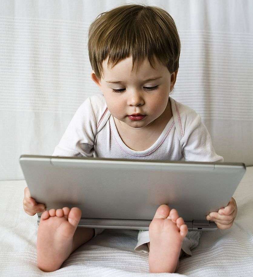 टचस्क्रीन इफेक्ट्स: मोबाइल-टैबलेट की स्क्रीन का बच्च्चों पर बुरा असर नहीं, नए शोध में दावा