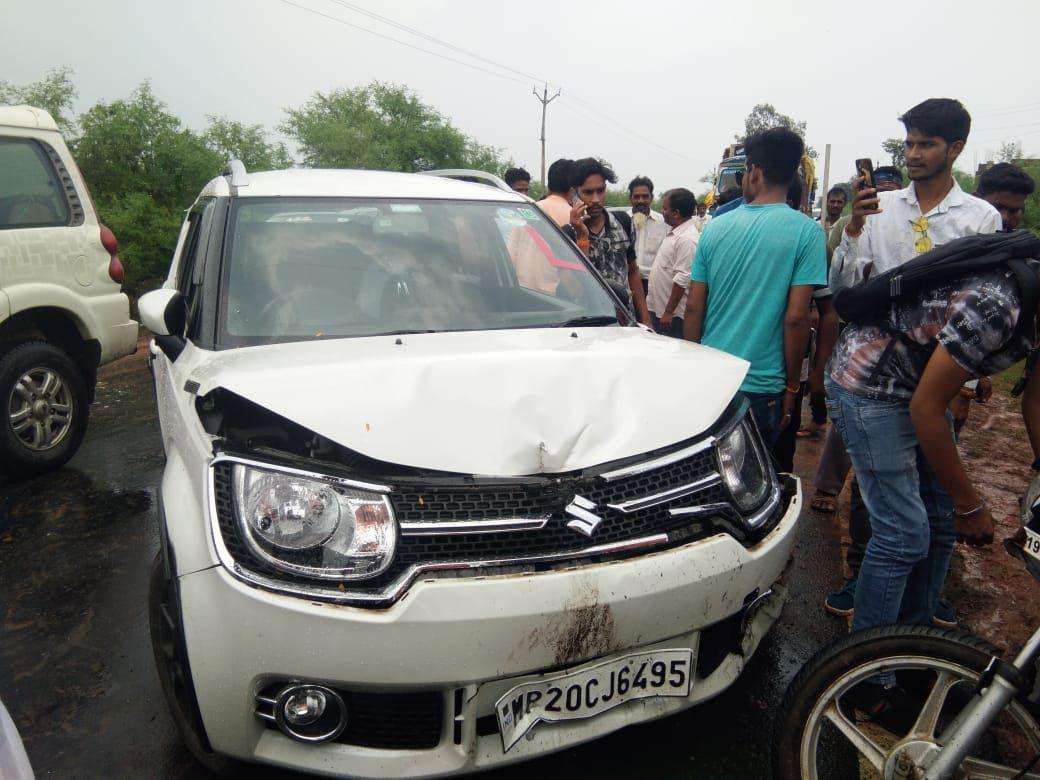 accident on Patan Road.jpg