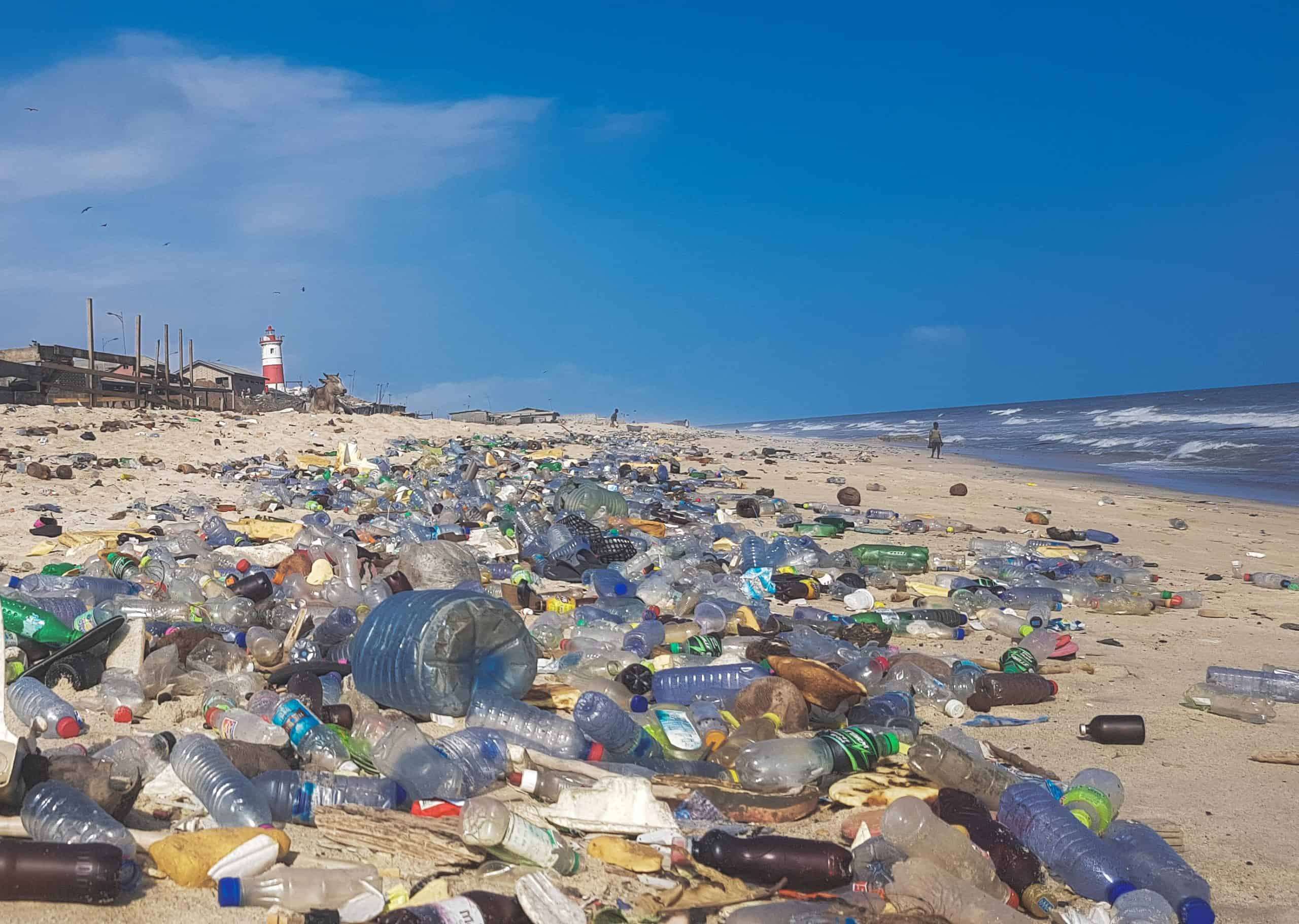 इनोवेशन: इंग्लैंड के वैज्ञानिकों ने बनाए ऐसे एंजाइम्स जो प्लास्टिक को कर देंगे नष्ट