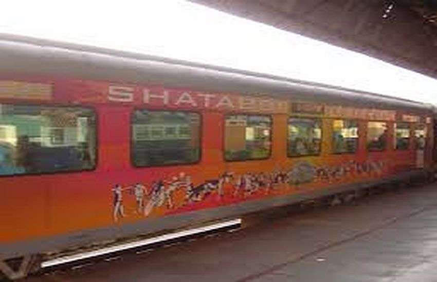 Special Train : मुम्बई-अहमदाबाद शताब्दी एक्सप्रेस 28 से पटरी पर दौड़ेगी