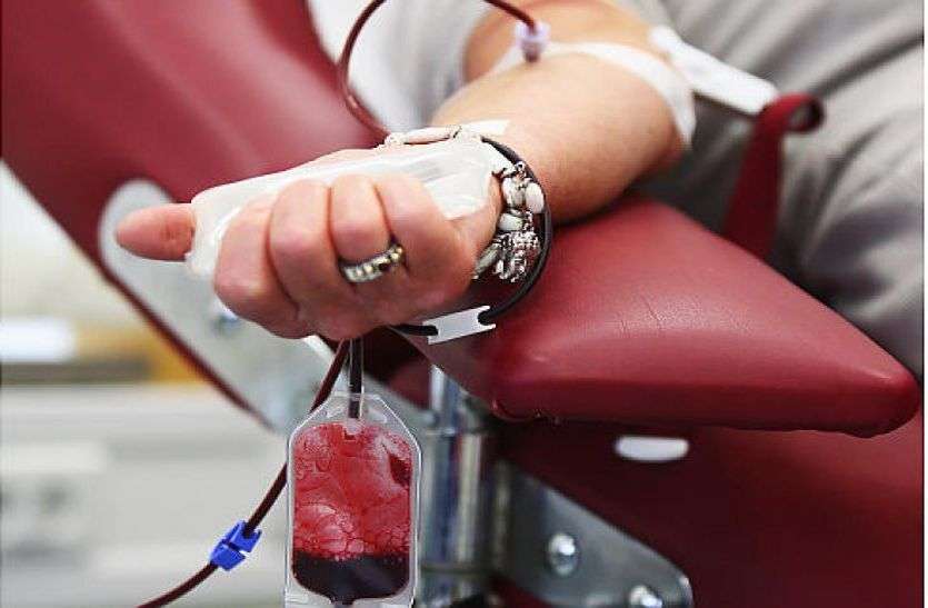 Women Blood Donation - महिलाओं के साथ 195 ने किया रक्तदान