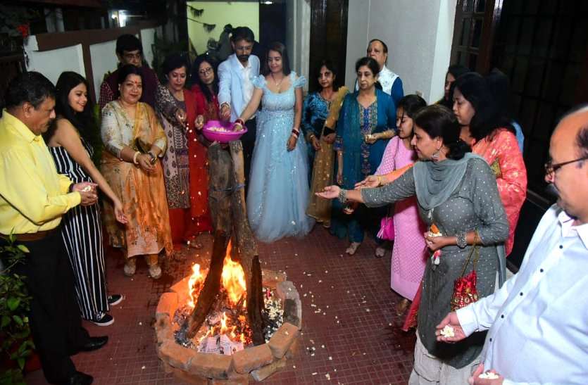 मिनी इंडिया में संक्रांति के कई रंग, शिवनाथ में डुबकी लगाकर निभाई दान की परंपरा, पारंपरिक व्यंजनों से सजी पोंगल और लोहड़ी