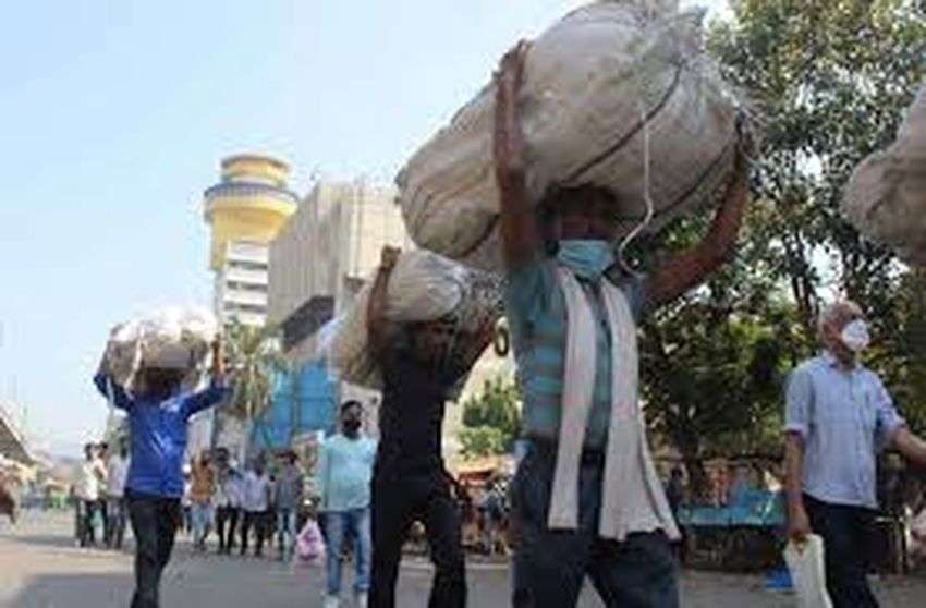 SURAT KAPDA MANDI: सैकड़ों व्यापारी-कर्मचारी कपड़ा बाजार से लौटे घर