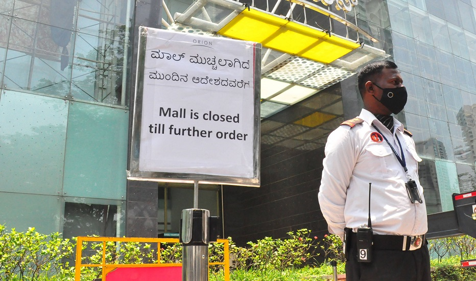 राज्य में अघोषित लॉकडाउन : गैर जरूरी वस्तुओं की दुकानें 4 मई तक रहेंगी बंद