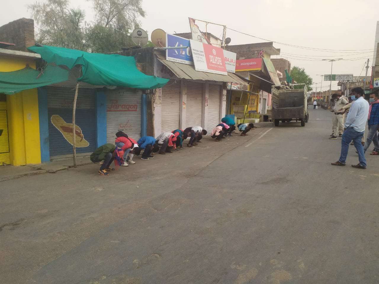 Tehsildar Jyoti Rajput during Janata curfew at Ambedkar Tiraha