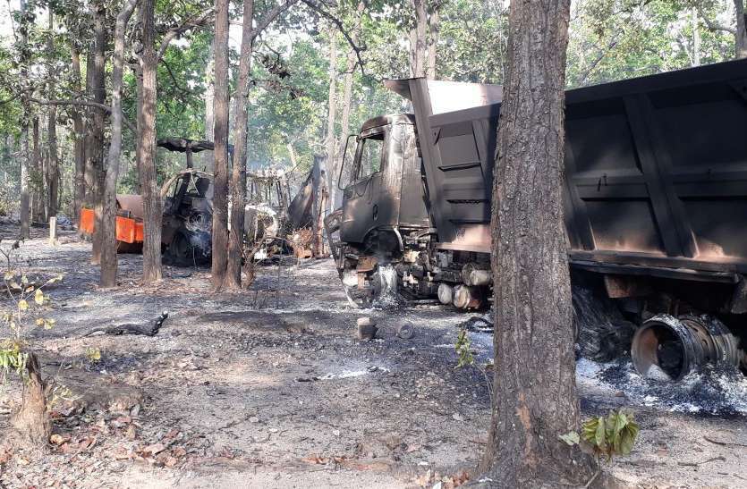 Maoists burnt vehicles in Chunchuna pundag