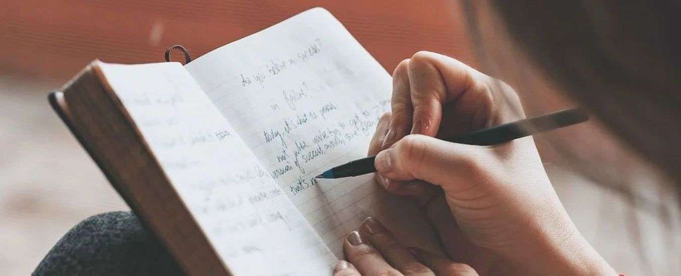 लिखने के इन तीन तरीकों से मानसिक स्वास्थ्य में होता है सुधार