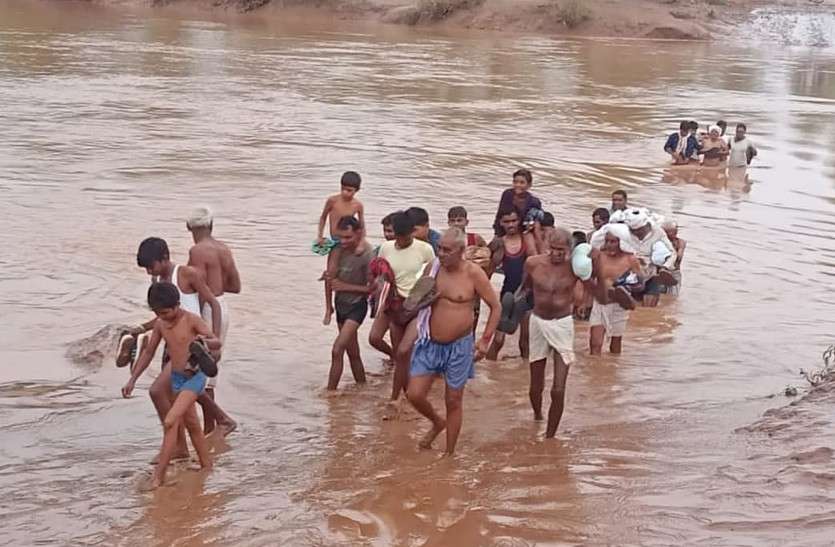 राजस्थान के इन जिलों में झमाझम बारिश, साहबी नदी में 21 साल बाद आया पानी, देखें तस्वीरें