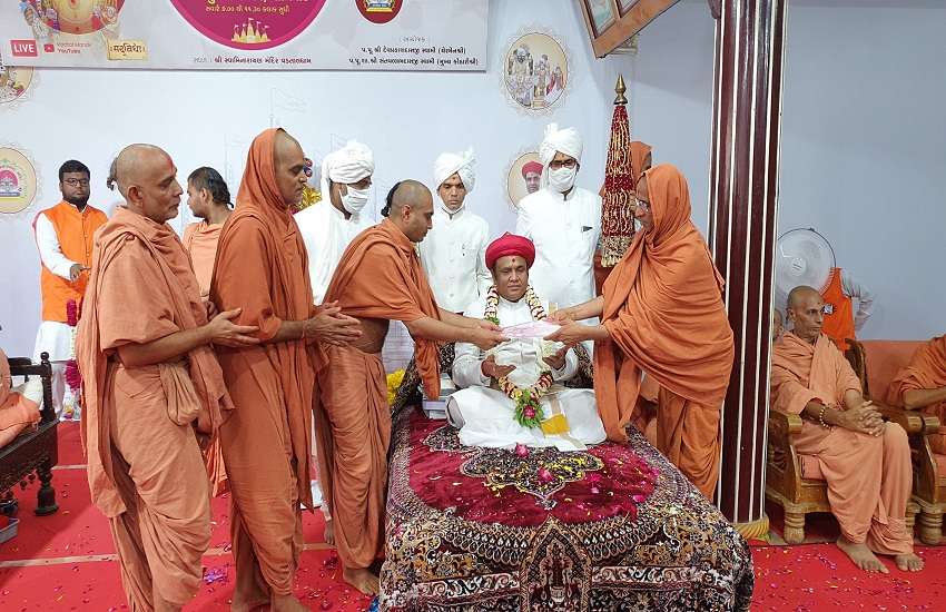 Ahmedabad News : चरोतर में मनाई गुरु पूर्णिमा -डाकोर में उमड़े श्रद्धालु