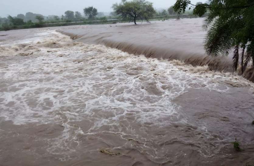 राजस्थान के इन जिलों में जमकर बरसे मेघ, कालीसिंध बांध के 4 गेट खोले, आहू नदी में उफान
