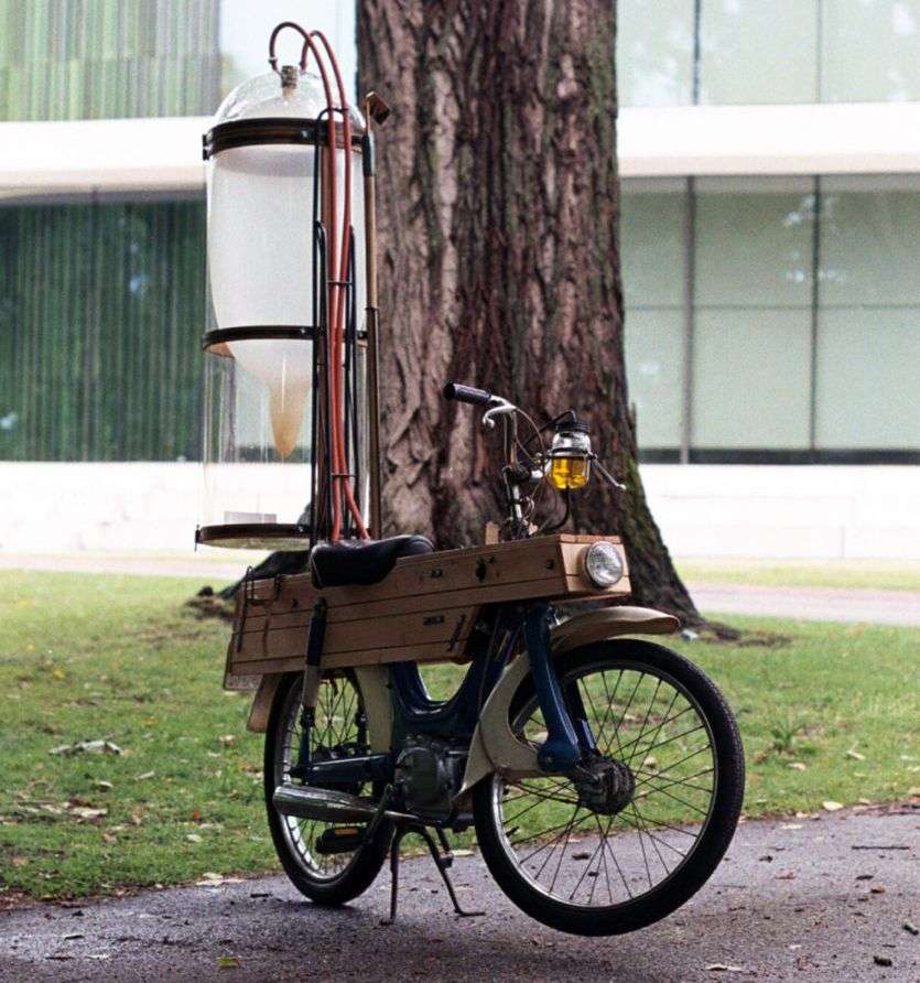 डच इंजीनियर छात्र ने मीथेन से चलने वाली मोपेड बनाई