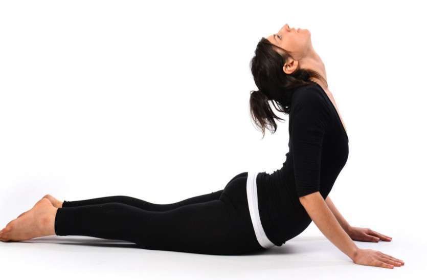 Yoga For Lungs: फेफड़ों को मजबूत बनाए रखने के लिए कारगर हैं ये योगासन