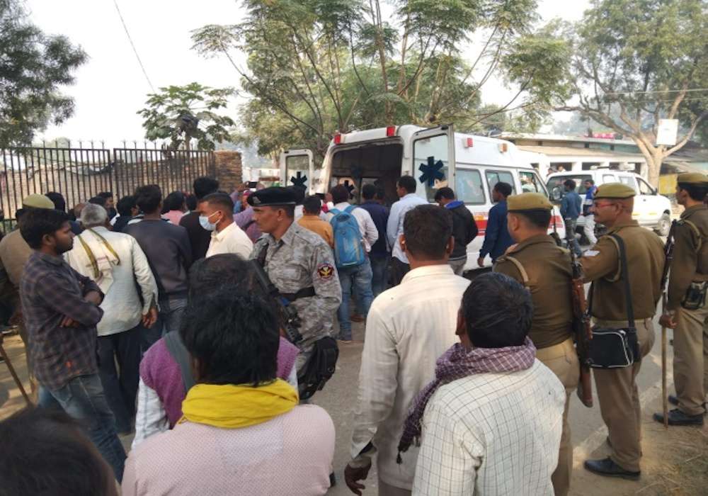 Mass Murder in Prayagraj: 11 के खिलाफ केस दर्ज, इंस्पेक्टर-सिपाही सस्पेंड, गांव में पुलिस बल तैनात