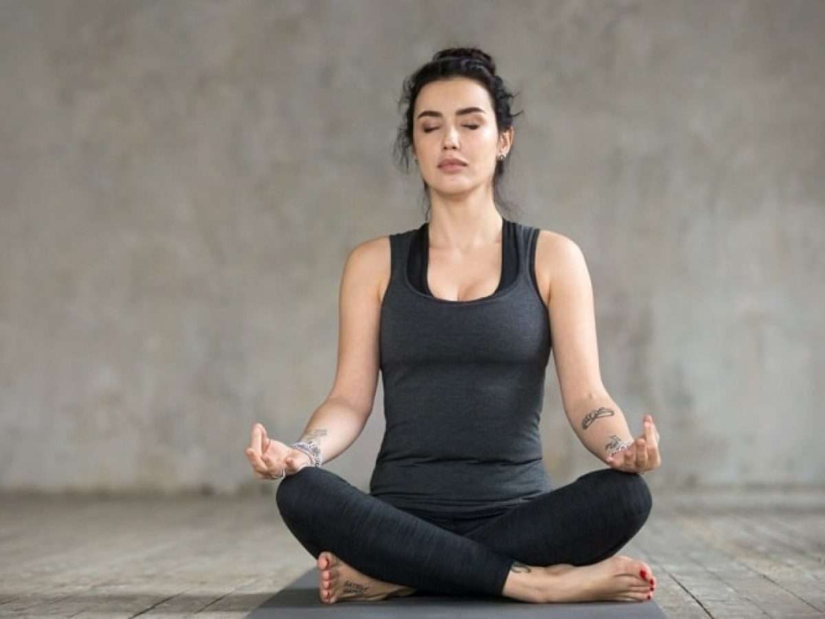 Benefits of Yoga: सुबह रोज करें ये योगासन, मिलेंगे अनेक फायदे