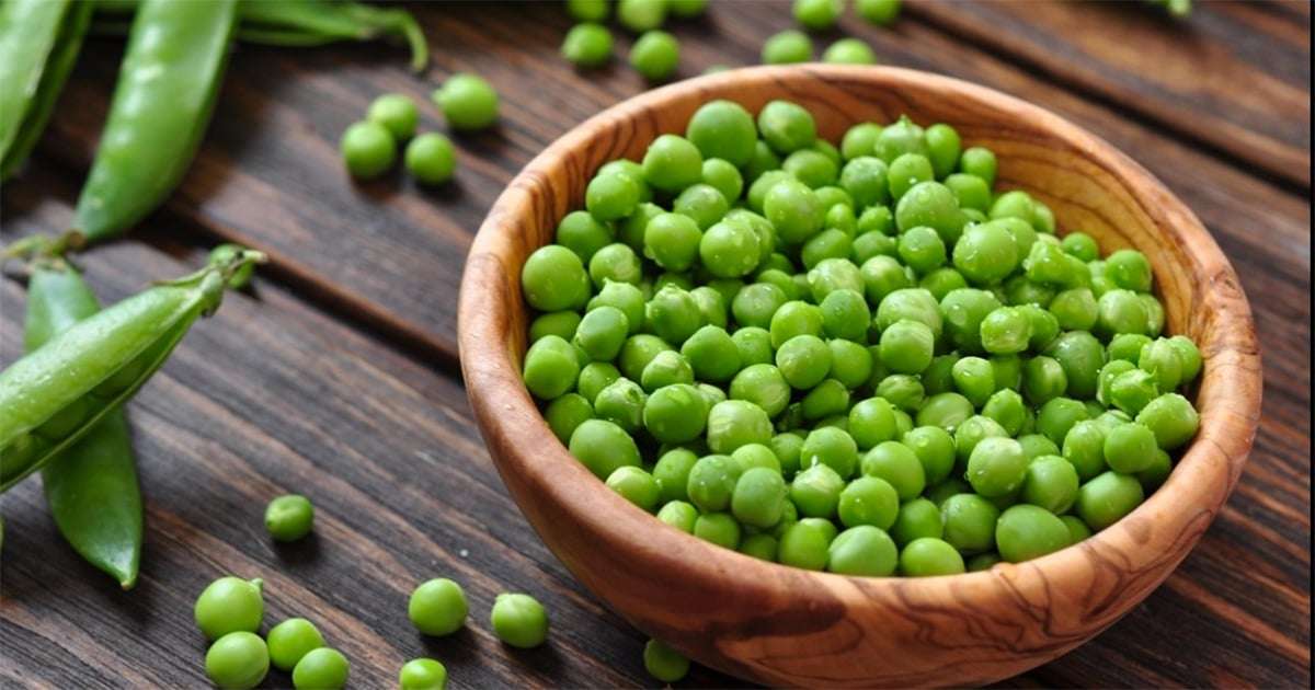 are-green-peas-paleo-social.jpg