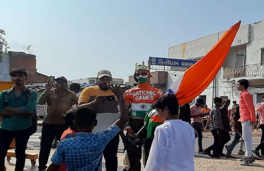Ahmedabad: काले कपड़े पहनकर पहुंचने वालों को नरेन्द्र मोदी स्टेडियम में नहीं मिला प्रवेश