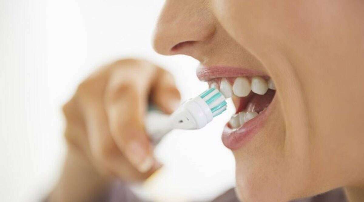 oral health Alert: brush.jpg