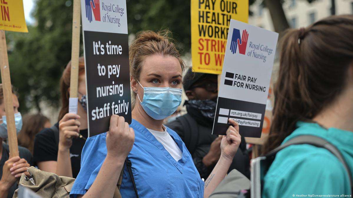 uk_nurse_to_strike.jpg