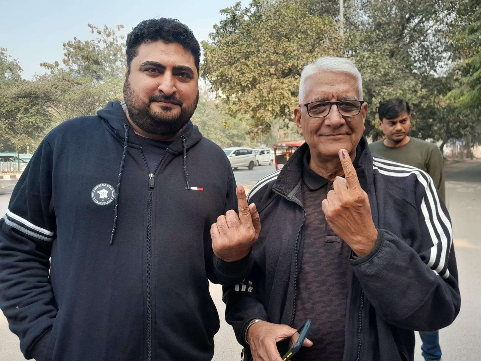Delhi MCD Election: 12 बजे तक 18 फीसदी तक लोगों ने किया मतदान, बुजुर्गों में नजर आ रहा है वोटिंग को लेकर उत्साह, जानिए किन मुद्दों पर लोगों ने डाले वोट?