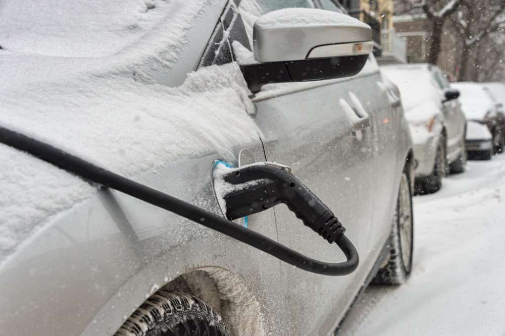electric-car-winter.jpeg