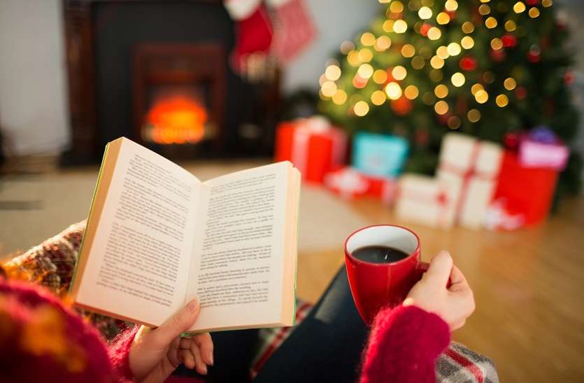 दुनिया में ऐसे भी मनाया जाता है क्रिसमस: कहीं पढ़ते हैं किताबें, कहीं करते हैं मूली पर नक्काशी